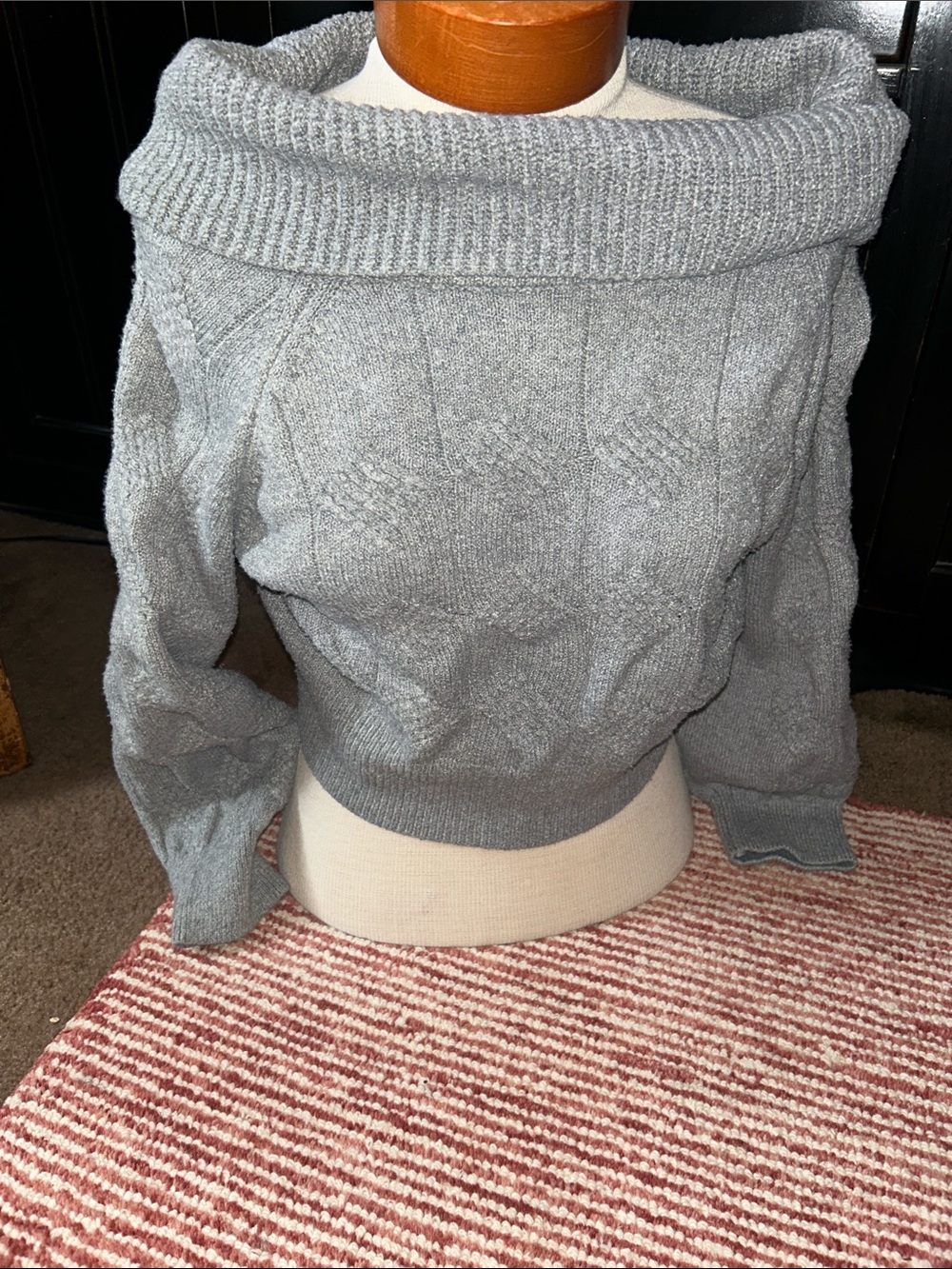 Women's Off-the-Shoulder Cable Knit Sweater in Light Gray